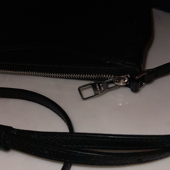 Louis Vuitton Empreinte Pochette - Picture 4 of 5